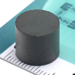 D12 x 10 / F30 - ferrit mágnes