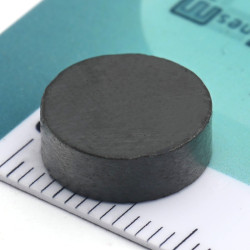 D12 x 4 / F30 - ferrittmagnet