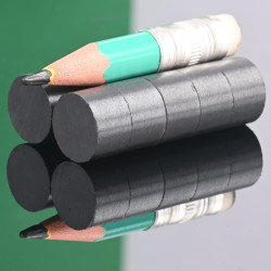 D11 x 7 / F30 - feritni magnet