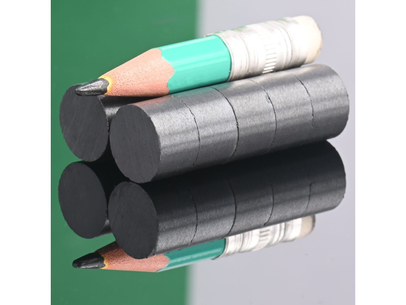 D11 x 7 / F30 - feritni magnet