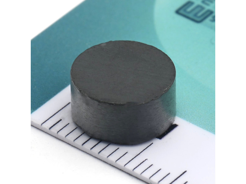 D10 x 5 / F30 - feritni magnet