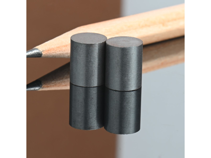 D8 x 10 / F30 - ferrit mágnes