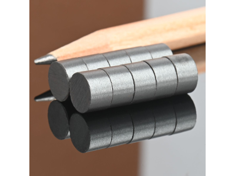 D8 x 5 / F30 - feritni magnet