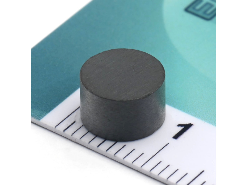 D8 x 5 / F30 - feritni magnet