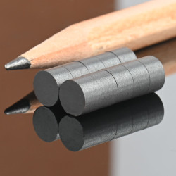 D6 x 3,7 / F30 - ferrit mágnes