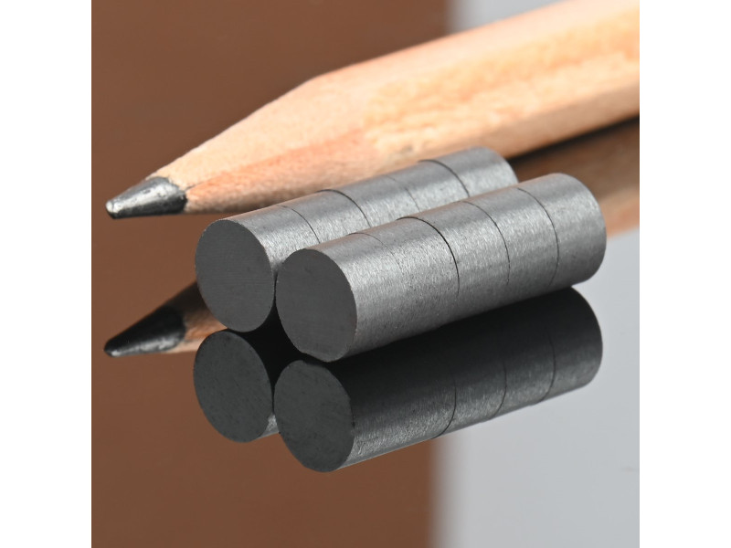 D6 x 3,7 / F30 - feritni magnet