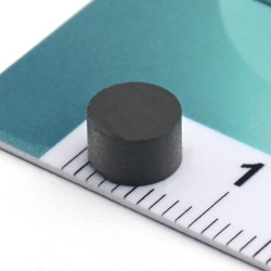 D6 x 3,7 / F30 - feritni magnet