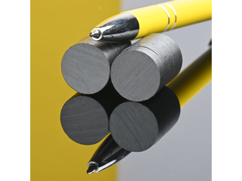 D15 x 4 / F30 - ferrittmagnet