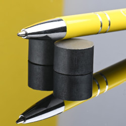 D15 x 10 / F30 - ferrit mágnes