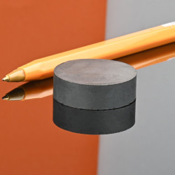 D32 x 10 / F30 - feritni magnet