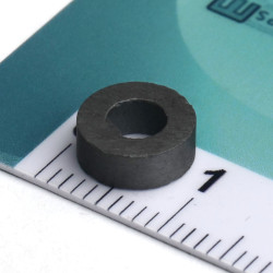 D8 X d4 X 3 / F30 - ferrittmagnet