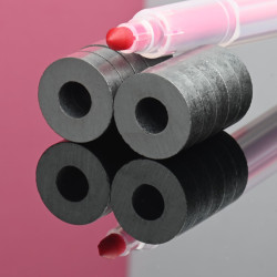 D17,5 x d7,5 x 5 / F30 - feritni magnet