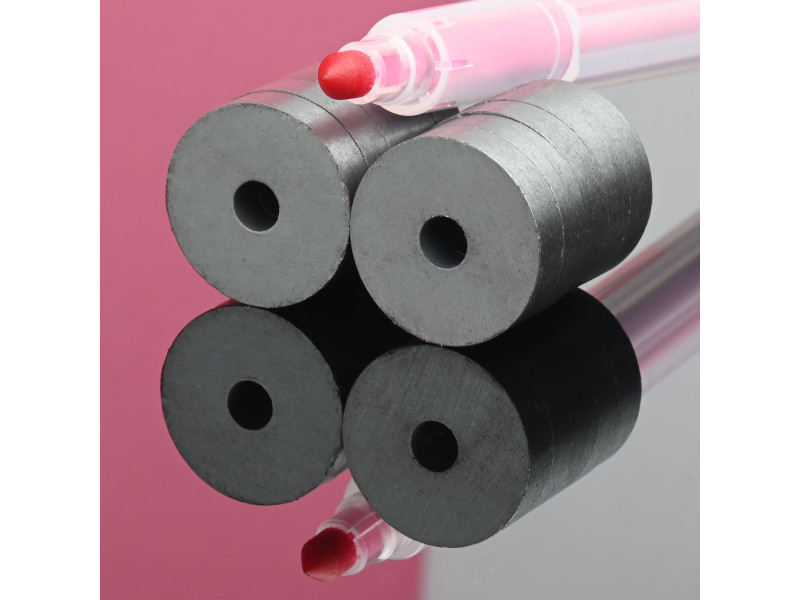 D20 x d5 x 5 / F30 - feritni magnet