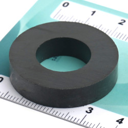 D32 x d16 x 7 / F30 - feritni magnet