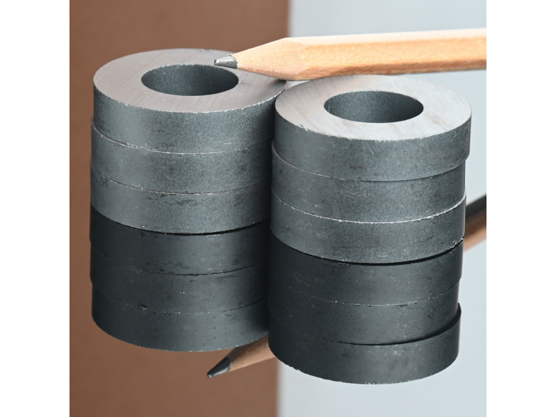 D32 x d16 x 7 / F30 - feritni magnet