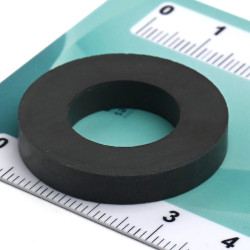 D30 x d16 x 5 / F30 - feritni magnet