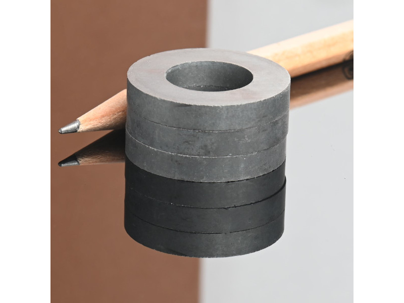 D30 x d16 x 5 / F30 - feritni magnet