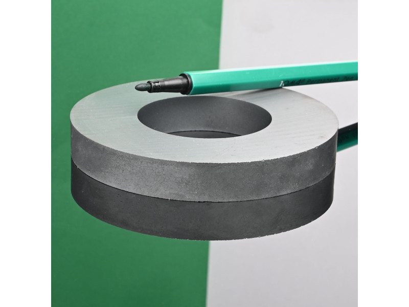 D90 x d45 x 13 / F30 - feritni magnet