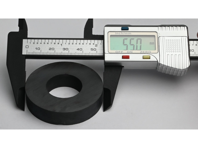 D55 x d24 x 12 / F30 - feritni magnet