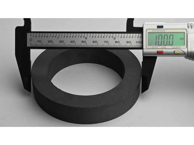 D100 x d70 x 20 / F30 - feritni magnet