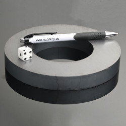 D157 x d84 x 20 / F30 - feritni magnet