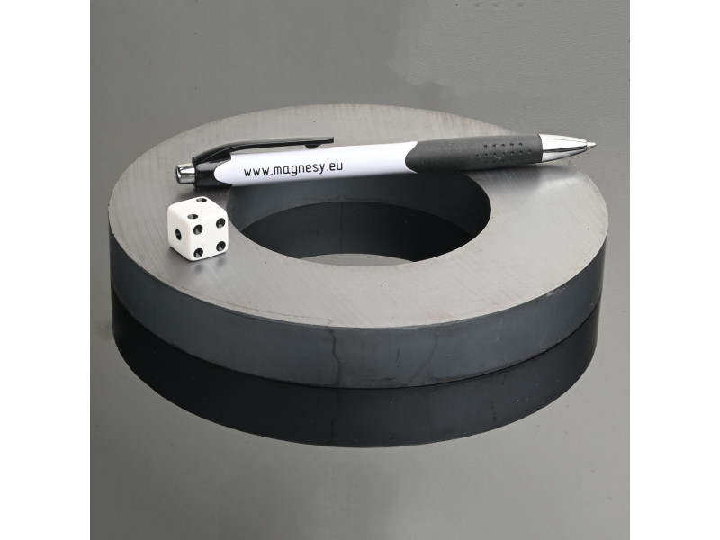 D157 x d84 x 20 / F30 - feritni magnet