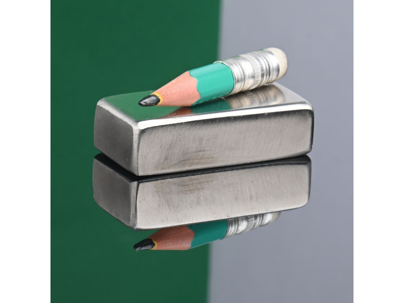 Magnet NdFeB v ohišju 42,5x20,5x12 / N