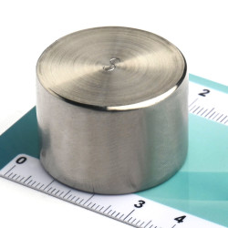 NdFeB Magnet mit Gehäuse D32 x 22 / N