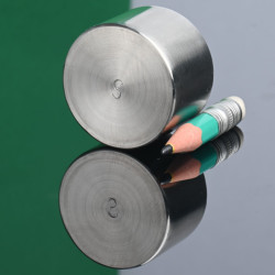 NdFeB Magnet mit Gehäuse D32 x 22 / N