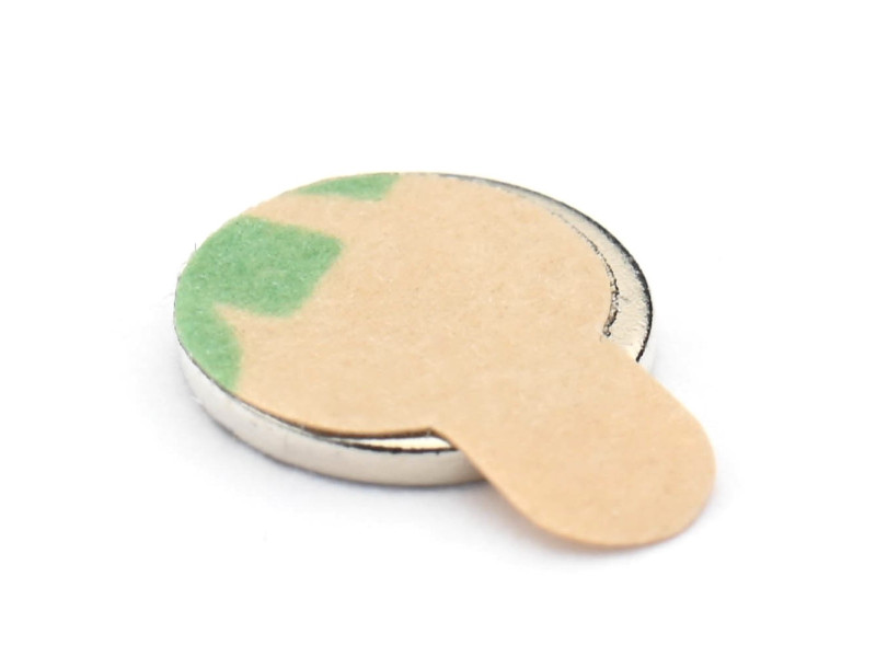 D6 x 0,75 / N38 - itsekiinnittyvät magneetit