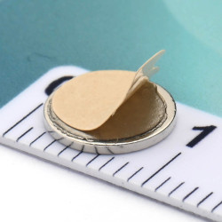 D8 x 0,75 / N38 - Neodyymimagneetti (NdFeB) / itseliimautuva, teipillä 3M 467MP