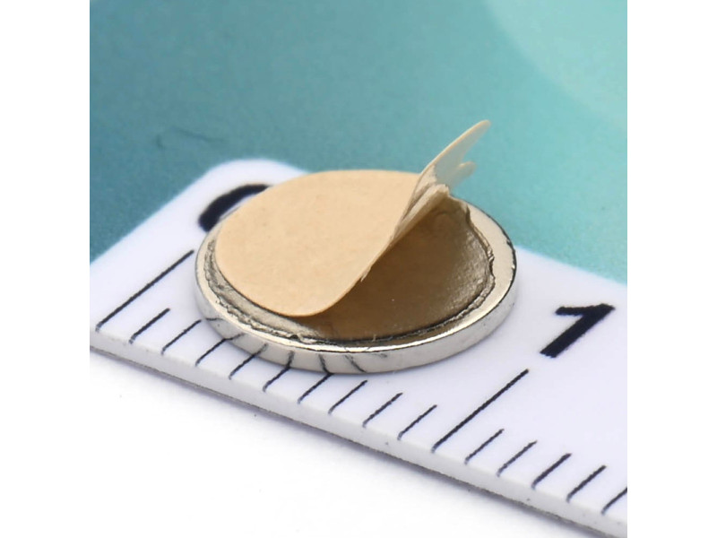 D8 x 0,75 / N38 - Neodyymimagneetti (NdFeB) / itseliimautuva, teipillä 3M 467MP