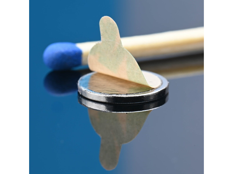 D10 x 1 / N38 - neodimov magnet (NdFeB) / samolepilni, s trakom 3M 467MP