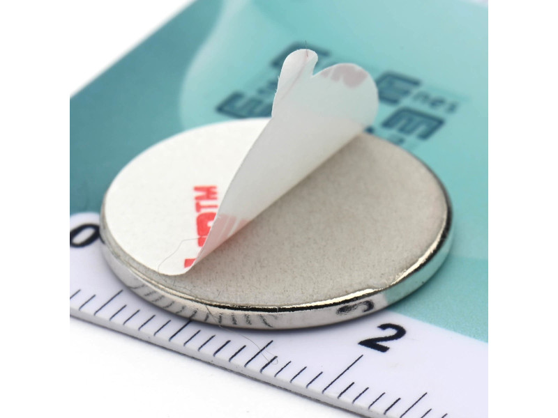 D20 x 2 / N38 - neodimov magnet (NdFeB) / samolepilni, s peno 3M 4920