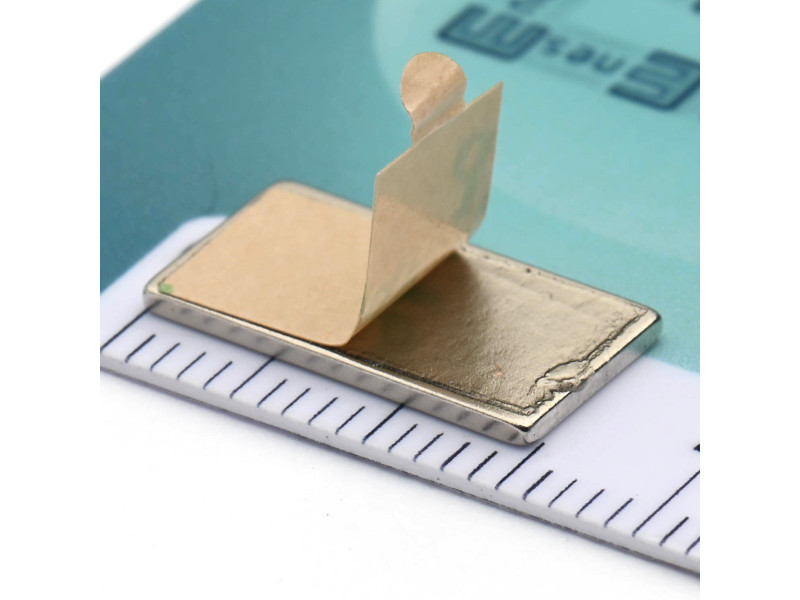 15 x 8 x 1 / N38 - Neodimov magnet (NdFeB) / samolepilni, s trakom 3M 467MP