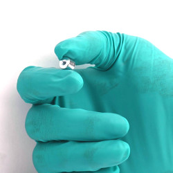 Magnet, priemer 8 mm, vnútorný závit M3, výška 6 mm, neodymový