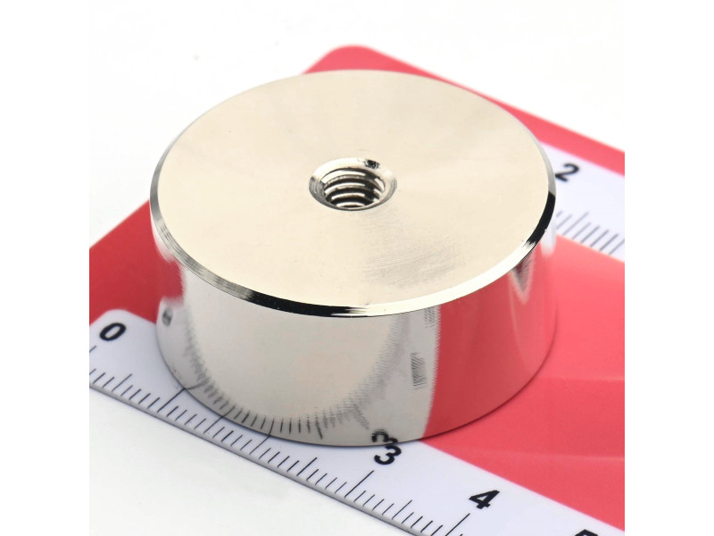 Magnet, priemer 35 mm, vnútorný závit M6, výška 15 mm, neodymový