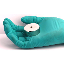 Magnet, priemer 40 mm, vnútorný závit M6, výška 15 mm, neodymový
