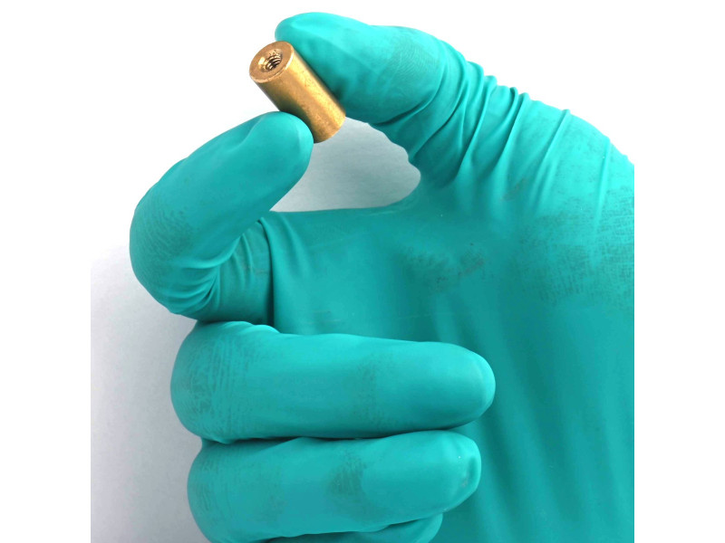 Pirinç gövde içinde mıknatıs, çap 10 mm, M4 iç dişli, yükseklik 20 mm, neodimyum