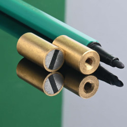 Pirinç gövde içinde mıknatıs, çap 10 mm, M4 iç dişli, yükseklik 20 mm, neodimyum