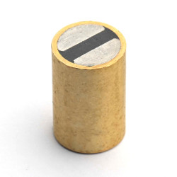 Magnet v medeninastem ohišju, premer 13 mm, notranji navoj M4, višina 20 mm, neodim