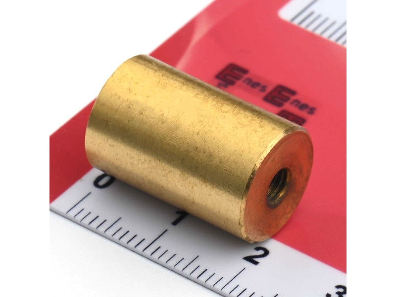 Pirinç gövde içinde mıknatıs, çap 13 mm, M4 iç dişli, yükseklik 20 mm, neodimyum
