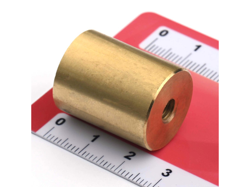 Magnet i messinghus, diameter 20 mm, M6 innvendig gjenge, høyde 25 mm, neodymium