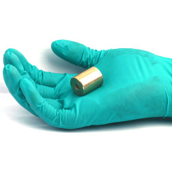 Магніт у латунному корпусі, діаметр 20 мм, внутрішня різьба M6, висота 25 мм, неодим