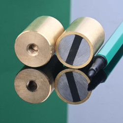 Pirinç gövde içinde mıknatıs, çap 20 mm, M6 iç dişli, yükseklik 25 mm, neodimyum