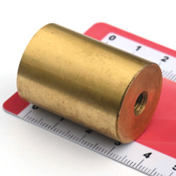 Magnet i messinghus, diameter 25 mm, M6 innvendig gjenger, høyde 35 mm, neodym