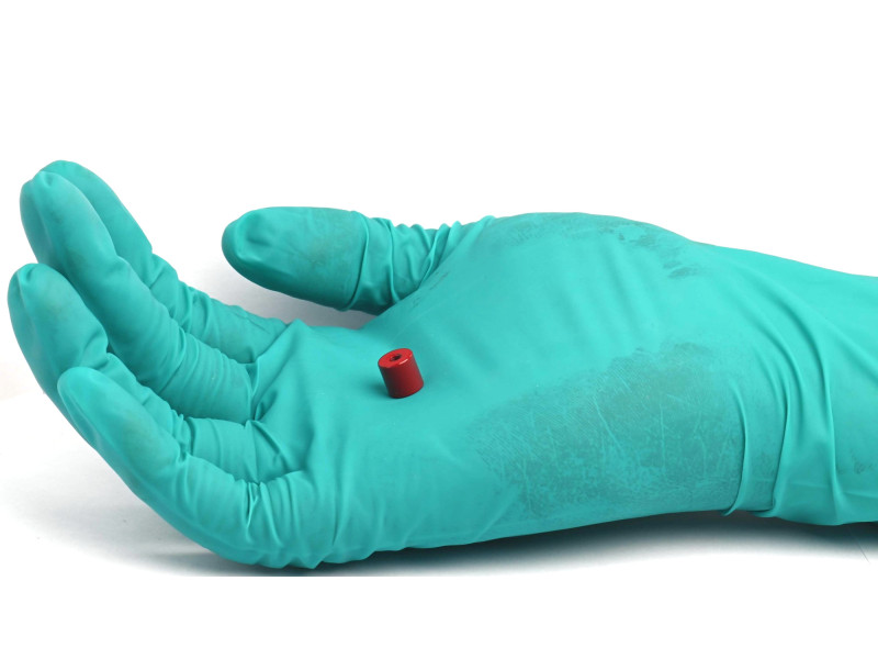 Mágnes, átmérő 8 mm, M3 belső menet, magasság 8 mm, AlNiCo