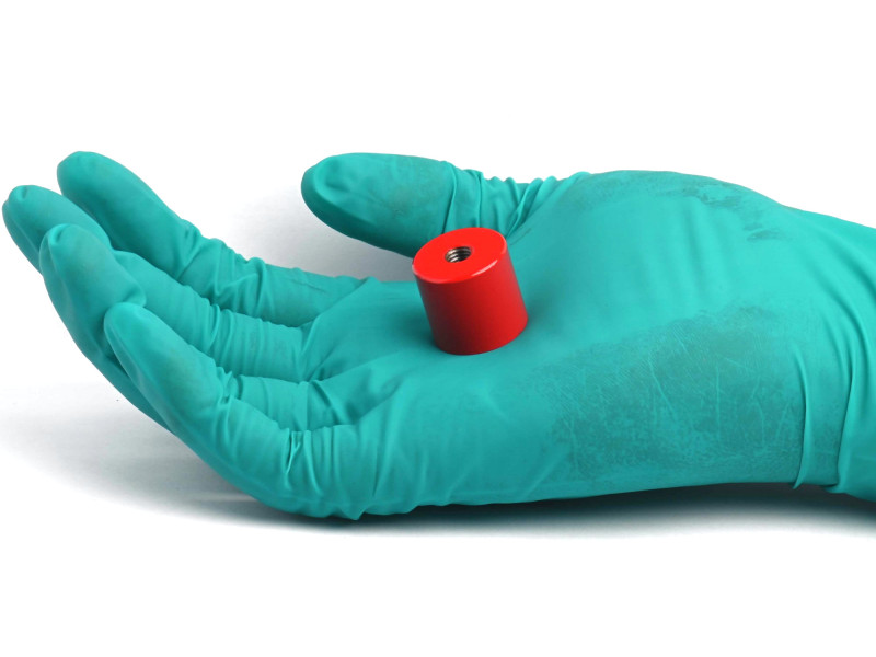 Магніт, діаметр 20,6 мм, внутрішня різьба M6, висота 19 мм, AlNiCo