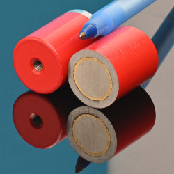 Mágnes, átmérő 20 mm, M4 belső menettel, magasság 24 mm, AlNiCo