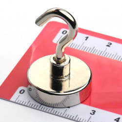 Magnet i hölje med ögonkrok, diameter 25 mm, med skruvhylsa M4 - neodymium